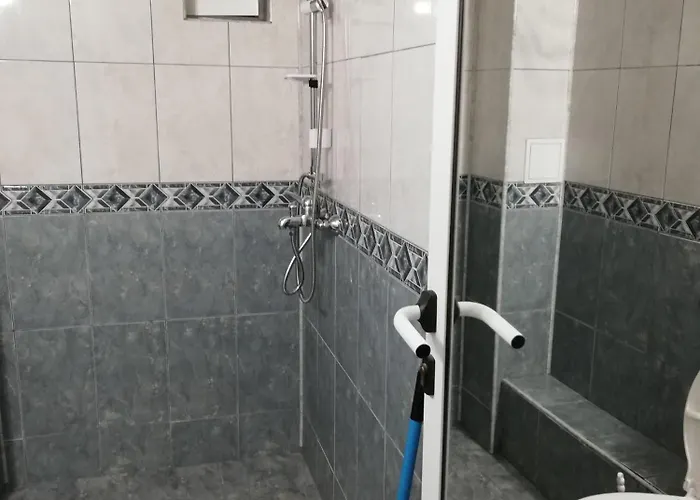 Гостьовий будинок Ivy 2*