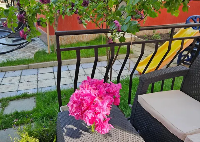 Ivy Гостьовий будинок Равда