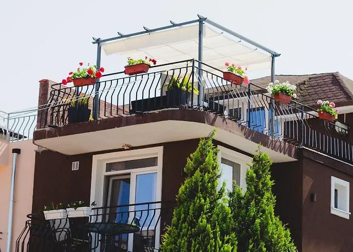 Ivy Гостьовий будинок Равда