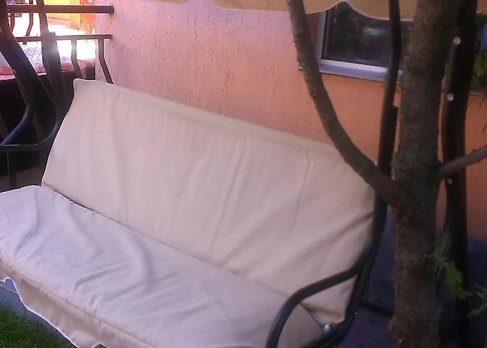 Ivy ゲストハウス 2*