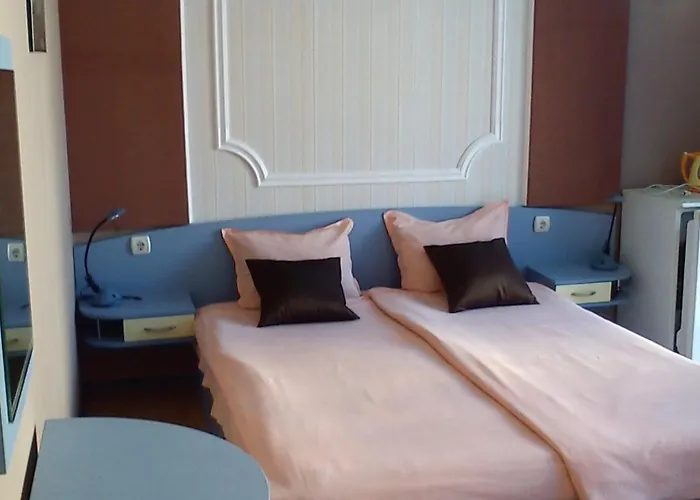 Ivy ゲストハウス 2*