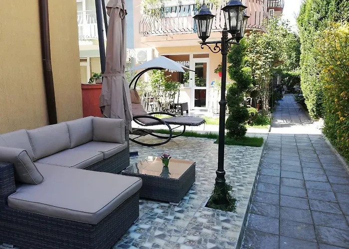 Ivy ゲストハウス 2*