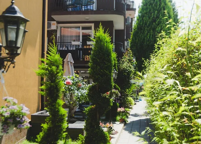 ゲストハウス Ivy 2*